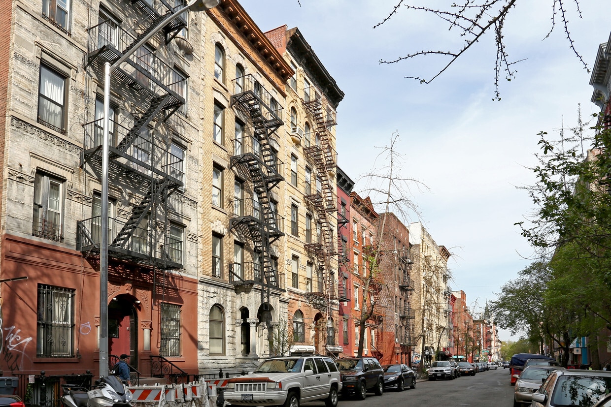 Primary Photo - 63 E 7th St
