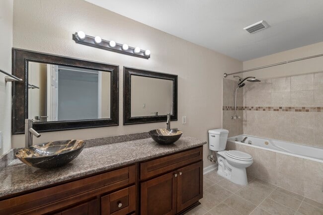 Foto del edificio - 14315 Branchwater Ln