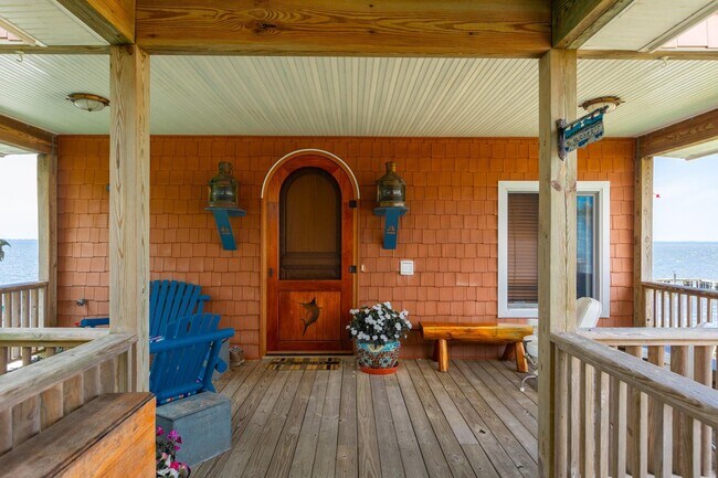 Foto del edificio - 49 Bayview Ave W