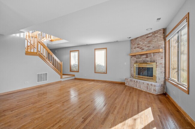 Building Photo - 221 Carlisle Ave