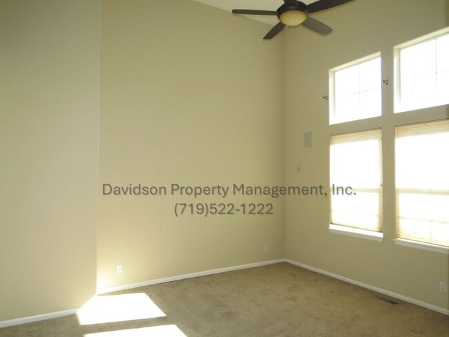 Building Photo - Charming 3 Bedroom Townhouse in South Colo...