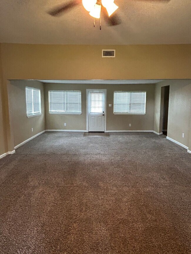 Foto del edificio - 5302 Summit St