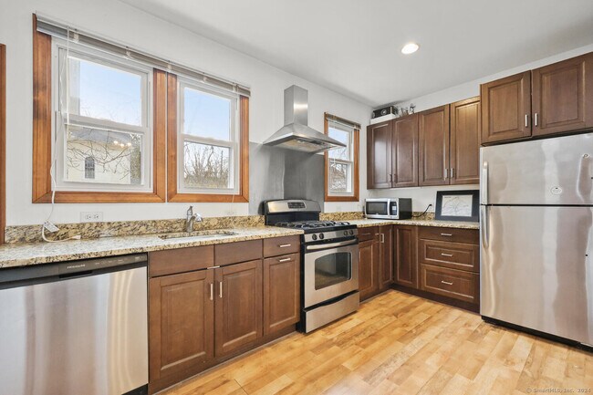 Foto del edificio - 33 Central Ave