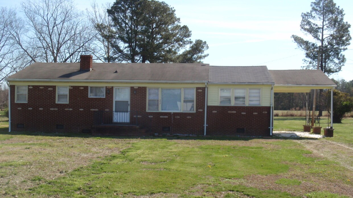 Primary Photo - 6637 Speight School Rd