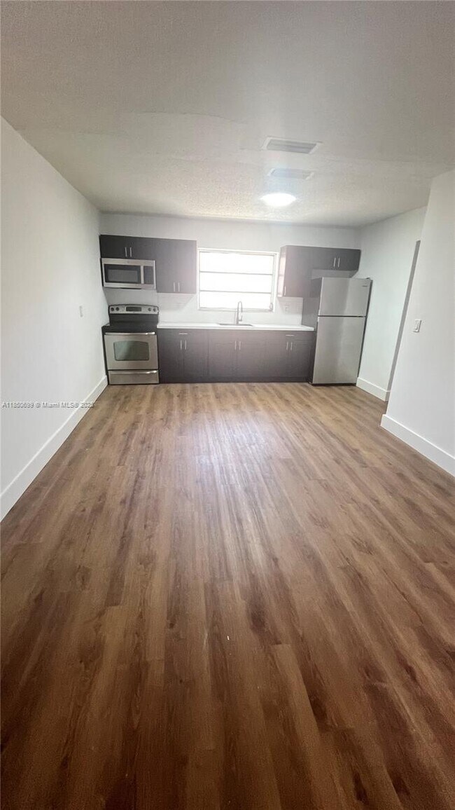 Foto del edificio - 2931 NW 22nd Ct