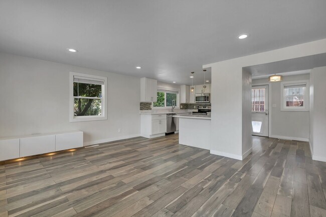 Foto del edificio - Beautifully Updated Highland Park Home | 3...