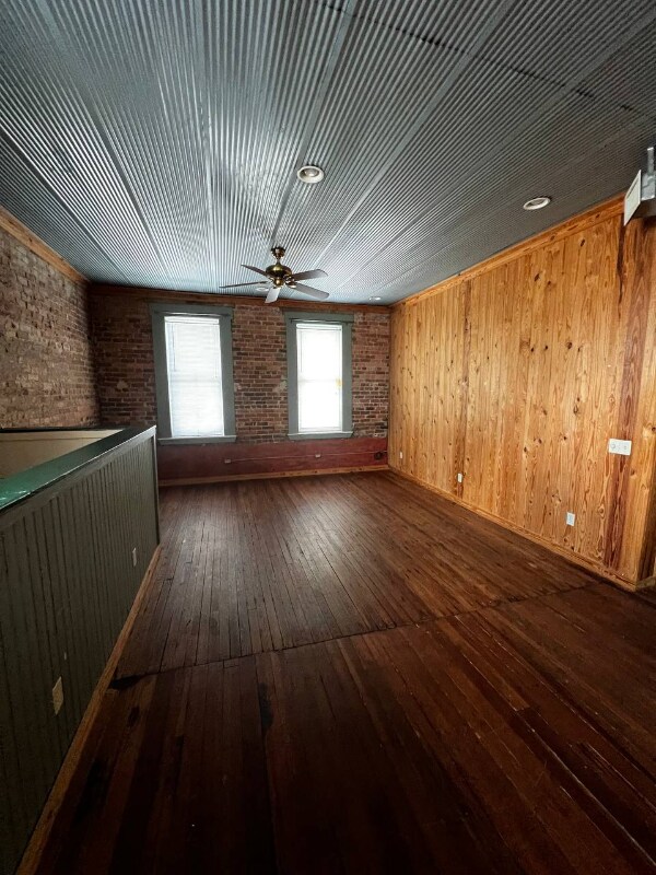 Foto del edificio - 1043 S Pine St