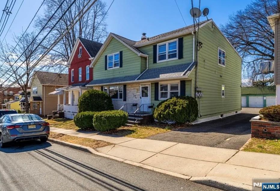 Primary Photo - 275 Palisade Ave