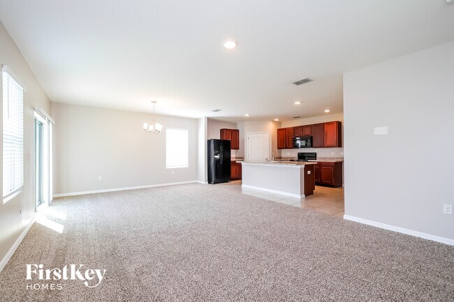 Foto del edificio - 107 Fall Glo Rd