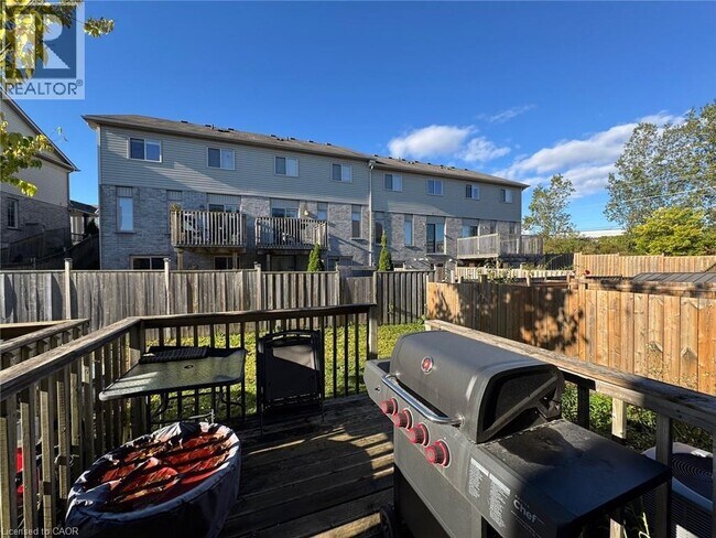 Building Photo - 517 Northbrook Pl