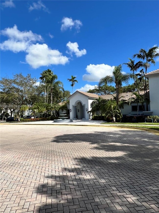 Foto del edificio - 2600 S University Dr