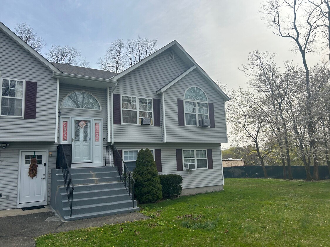 Foto principal - 1 Woodmere Pl