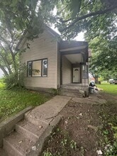 Building Photo - 927 Heaton St