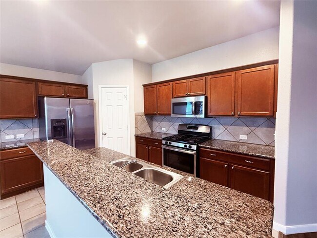 Building Photo - 545 Goddard