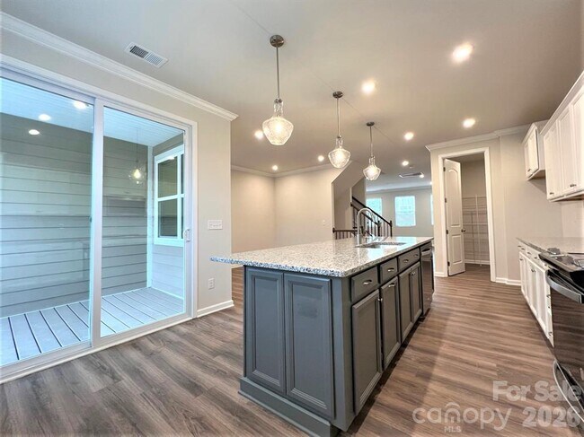 Building Photo - 16628 Summers Walk Blvd