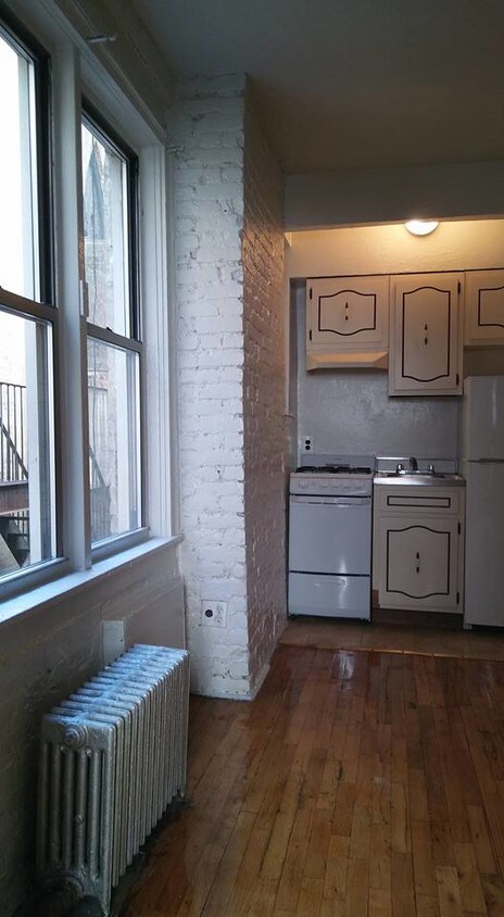 Primary Photo - 425 W 46th St