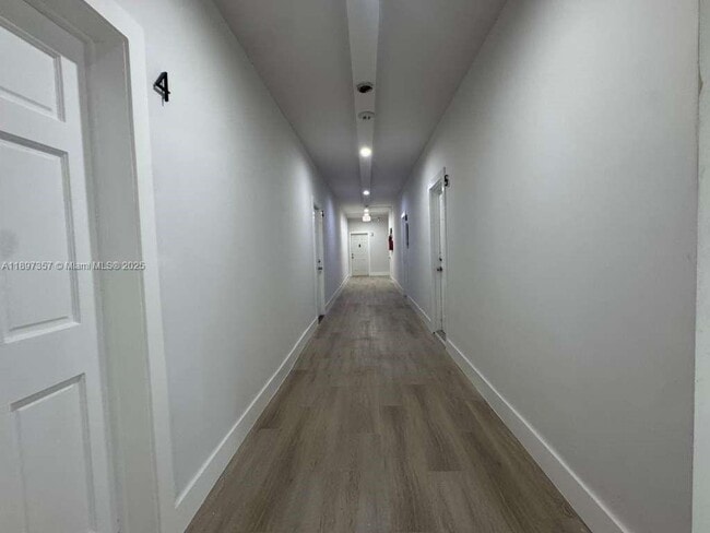 Foto del edificio - 2425 SW 6th St