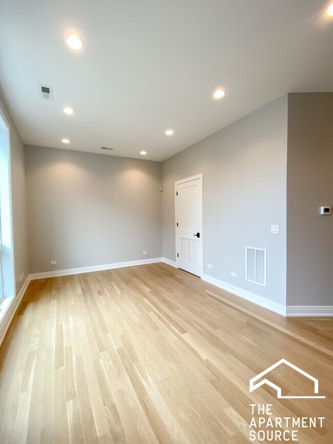 Foto del edificio - 1051 W Cornelia Ave