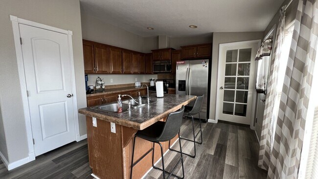 Building Photo - Beautiful Solar-Powered 3 Bedroom Home