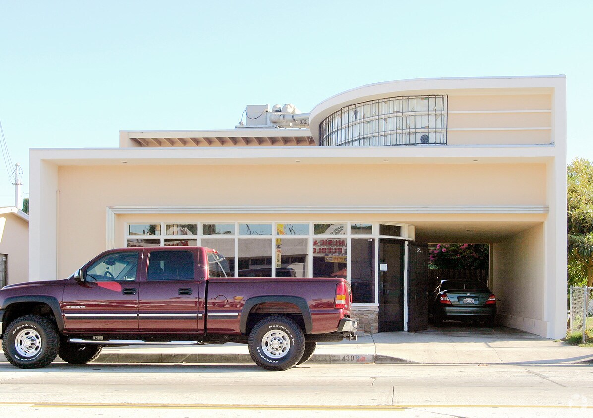 Building Photo - 430 E Market St