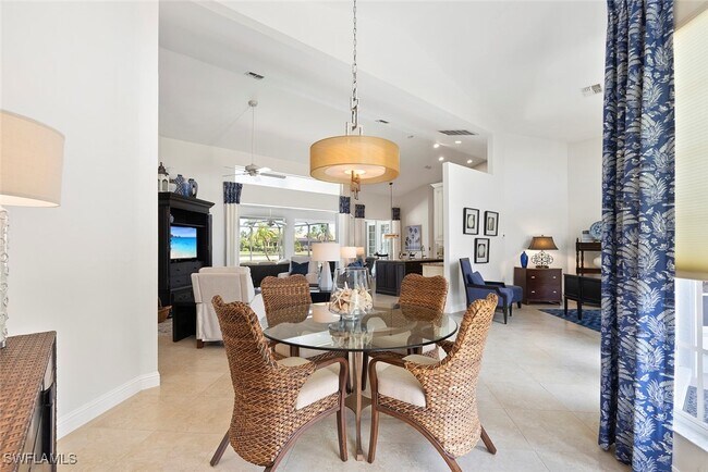 Foto del edificio - 8949 Lely Island Cir