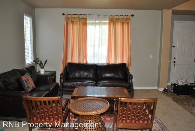 Building Photo - 3305 Yosemite Park Way