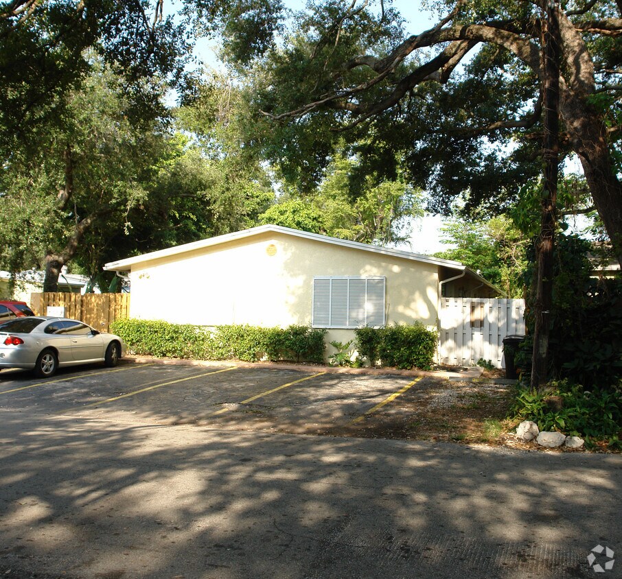 Building Photo - 813 SW 14th Ave
