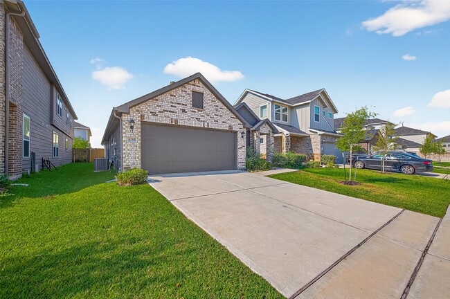 Building Photo - 4255 Helmside Ln