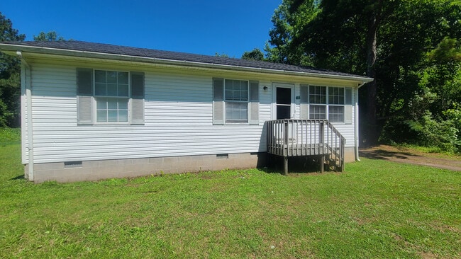 Building Photo - 160 Lancaster Creek Dr