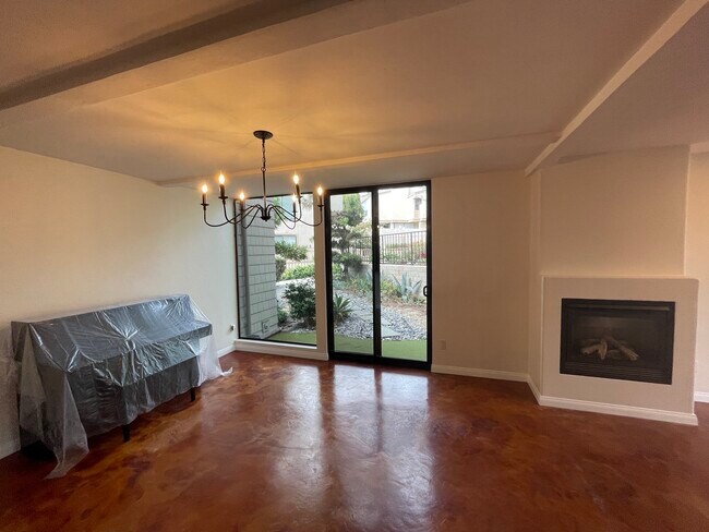 Building Photo - 675 S Sierra Ave