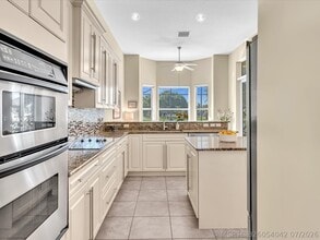 Building Photo - 1286 River Reach Dr
