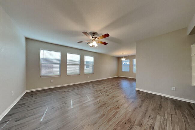 Foto del edificio - 16730 N Bob White Dr