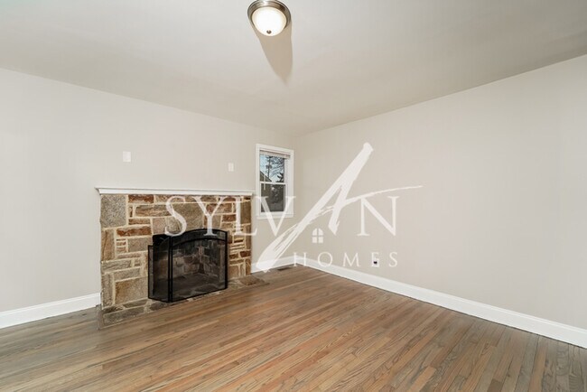 Foto del edificio - Prepare to fall in love with this 4 bedroo...