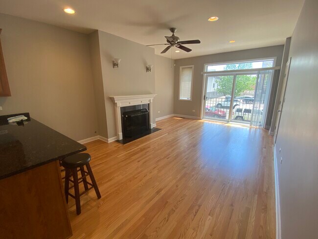 Building Photo - 1528 W Ohio St