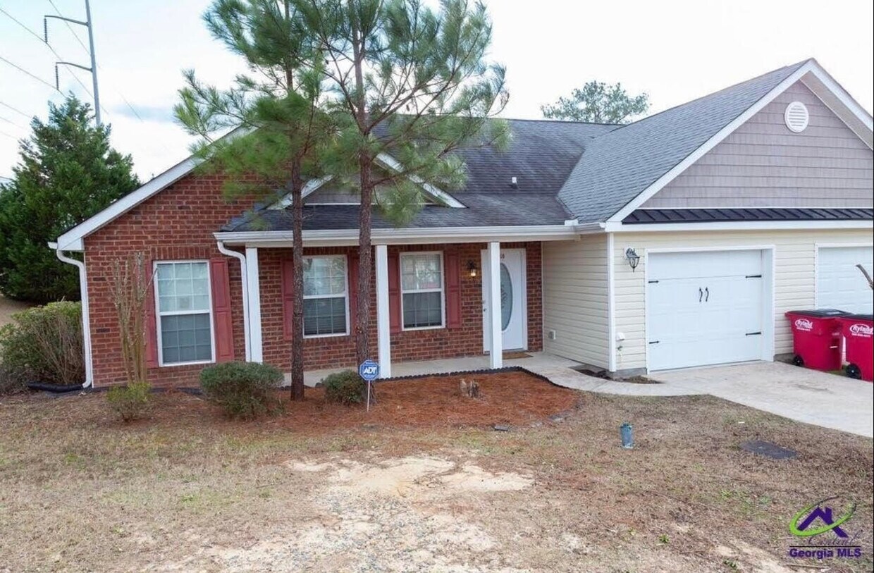 Primary Photo - 100 Yearwood Dr