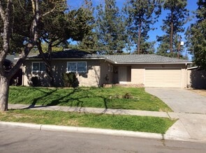 Building Photo - 2428 W Garland Ave
