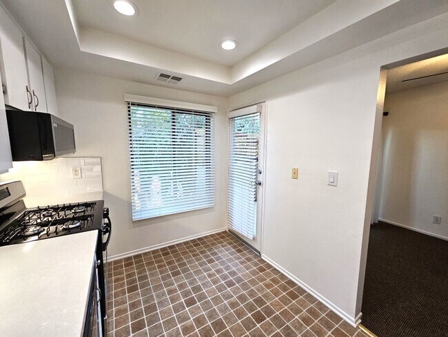 Foto del edificio - 2349 S Bentley Ave