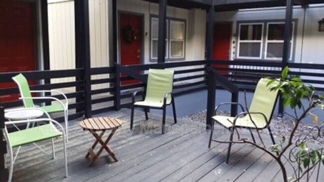 Building Photo - 1171 16th Ave S