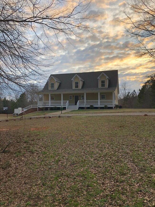 Front view - 2850 Salem Rd