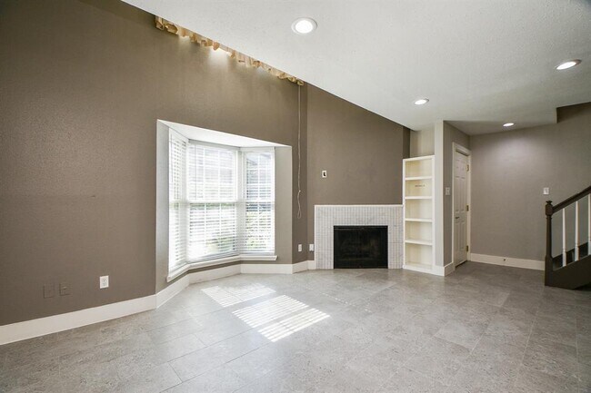 Building Photo - 2120 El Paseo St