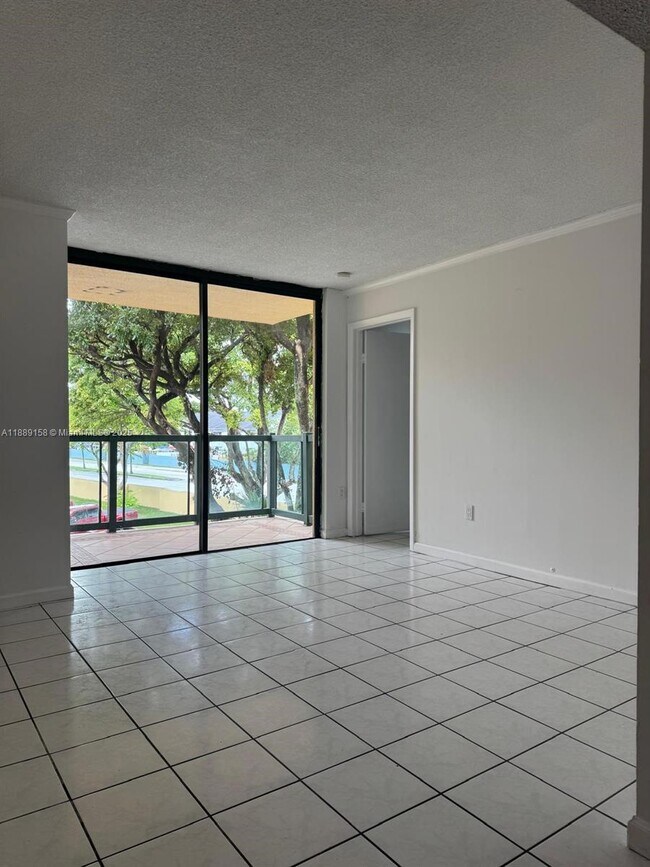Foto del edificio - 11750 SW 18th St