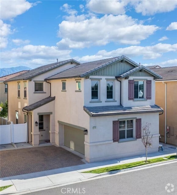 Building Photo - 8735 E Sienna Ln