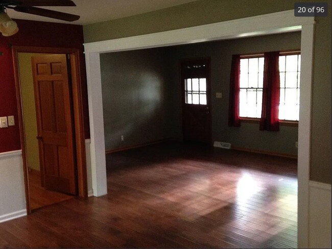 Foto del edificio - Charming Home in a Prime Central Springfield Location