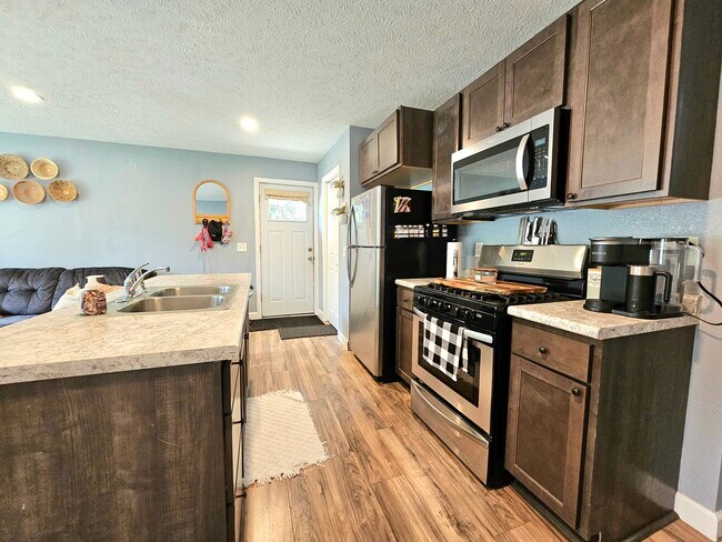 Foto del edificio - 3402 Max Paulsen Dr