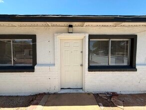 Building Photo - 460 E Delano St