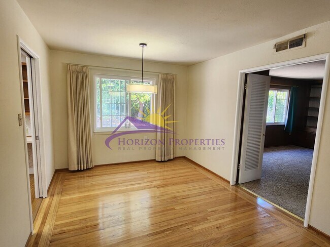 Building Photo - Unique 3 Bed 2 Bath 1,639 Sq. Ft. Arden Ho...