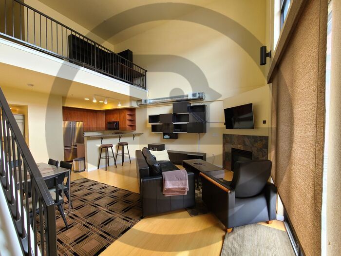 Foto principal - 4550 Broadway St