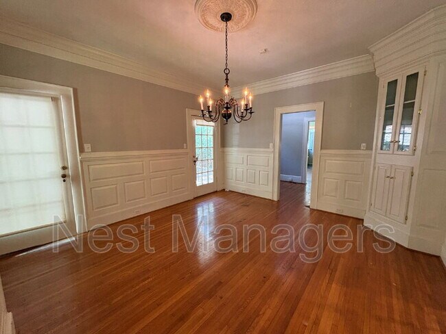 Building Photo - 310 Hinsdale Ave