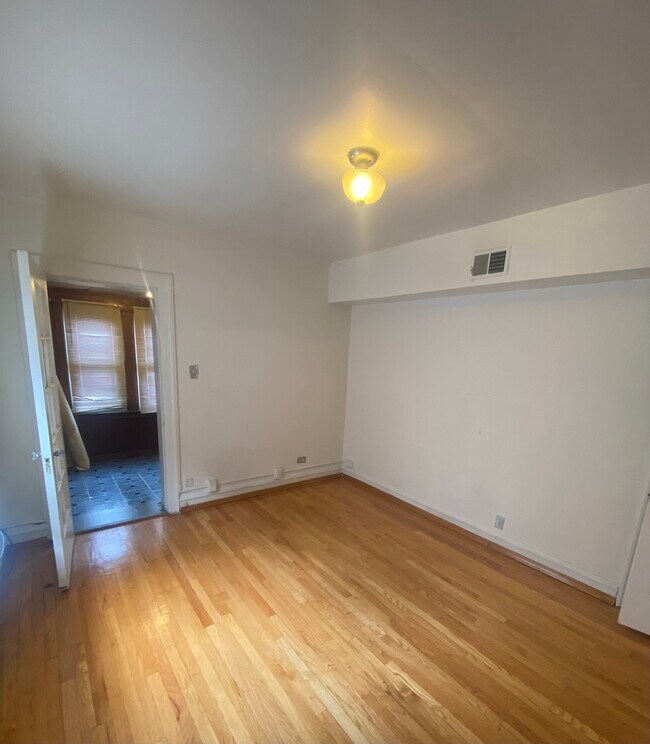 Building Photo - 8352 S Maryland Ave