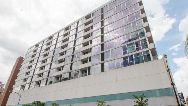 Building Photo - 630 N Franklin St